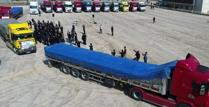 Sivas'tan Afrin'e 12 TIR gıda yardımı