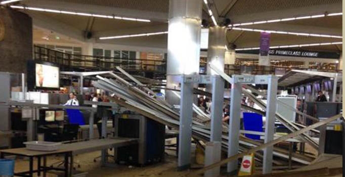 Atatürk Havaalanı tavanı çöktü: Yaralılar var