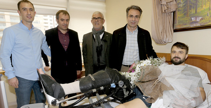 Trabzonspor yönetiminden Onur Kıvrak’a ziyaret