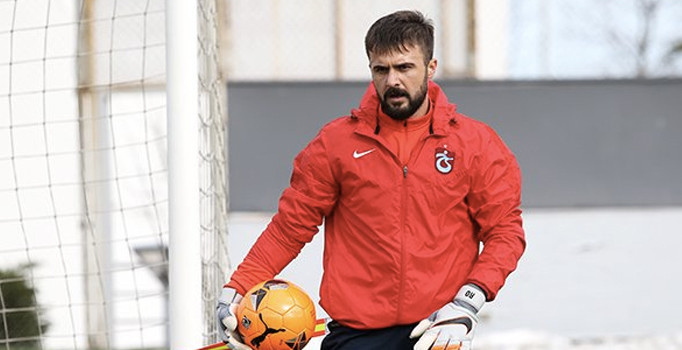 Trabzonspor'un kaptanı Onur Kıvrak 3-4 hafta sahalardan uzak kalacak