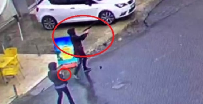 İki kadın teröristin Bayrampaşa Çevik Kuvvet'e saldırı anı - Video
