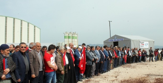 Afrin şehitleri için sınırda gıyabi cenaze namazı kılındı