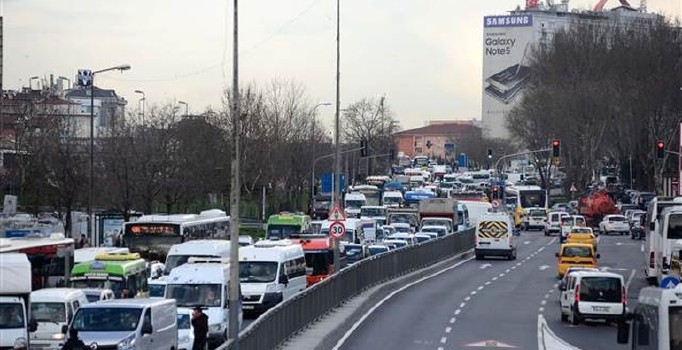 TÜİK verilerine göre trafiğe kayıtlı araç sayısı arttı