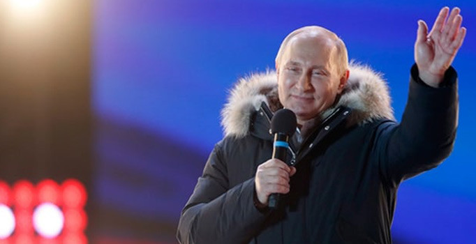 Putin'den zafer konuşması: Rusya için önemli işler yapacağız