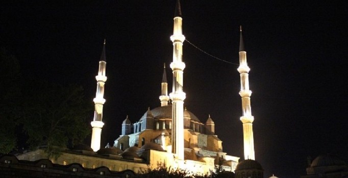 Üç aylar ne zaman başlıyor? Üç aylarda yapılacak ibadetler neler? Üç aylarda oruç tutulur mu?