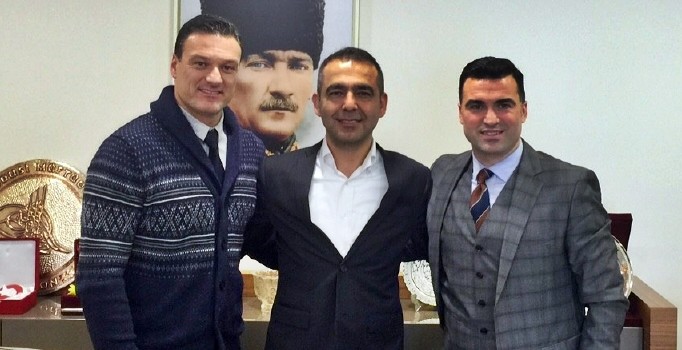 Hakan Ünsal ve Alpay Özalan MHK Başkanı Kuddusi Müftüoğlu'nu ziyaret etti