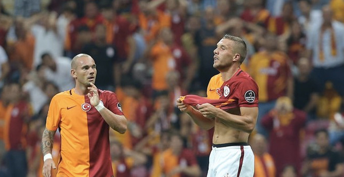 Sneijder: Galatasaray'da kaos var