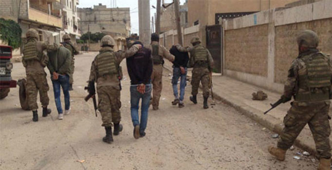 Son dakika! Afrin'de 3 köy teröristlerden temizlendi