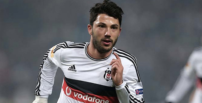 Beşiktaş Tolgay'la sözleşmesini 2 yıl daha uzattı