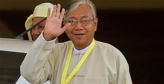 Myanmar Devlet Başkanı Htin Kyaw görevden ayrıldı