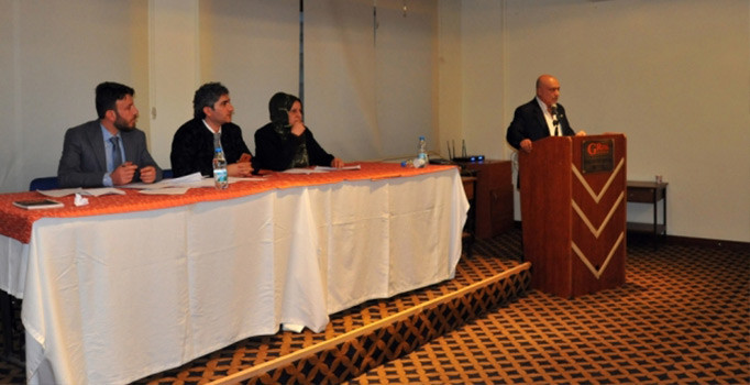 ‘Bir yılda seçim yapıp demokrasiye geçeceğiz’