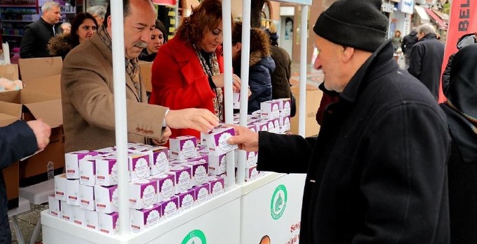Edirne’de 10 bin kutu kandil simidi ikramı