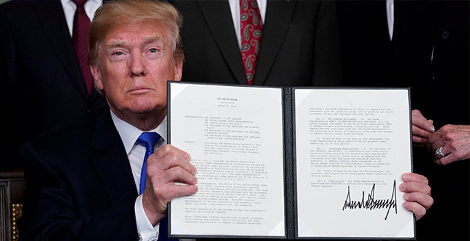 Trump savaşın fitilini ateşledi! Çin'e 50 milyar dolarlık vergi getirdi