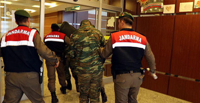 Sınırı geçen 2 Yunan askerinin üzerinden askeri kroki çıktı
