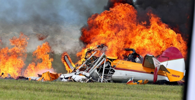 ABD'de uçak yola düştü: 4 ölü