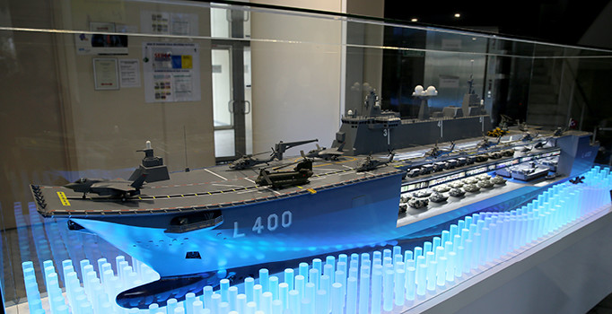 Türkiye'nin ilk yerli uçak gemisi 'TCG Anadolu' görüntülendi