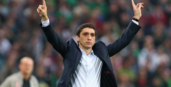 Tayfun Korkut, Stuttgart ile imzaladı