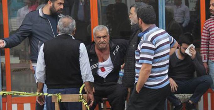 Adana'da sokak ortasında silahlı çatışma: Ölü ve yaralılar var