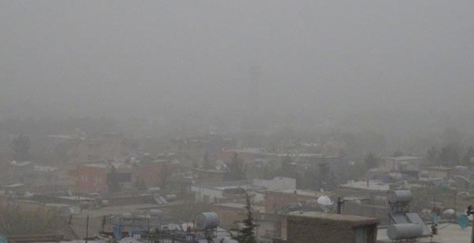 Batman'da toz bulutu hayatı felç etti! Göz gözü görmüyor