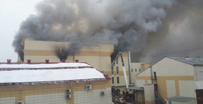 Rusya'da AVM yangını: 4 ölü, 26 yaralı