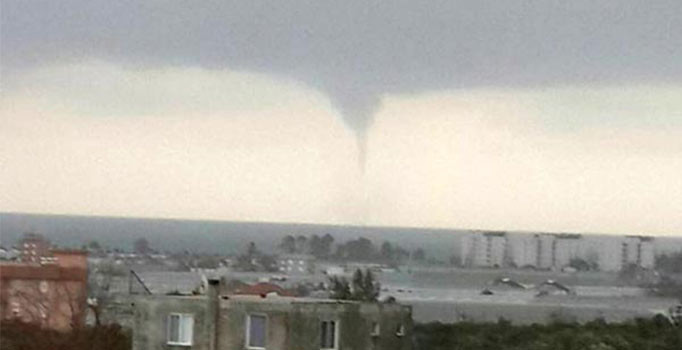 Aydın'da denizde çıkan hortum korkuttu