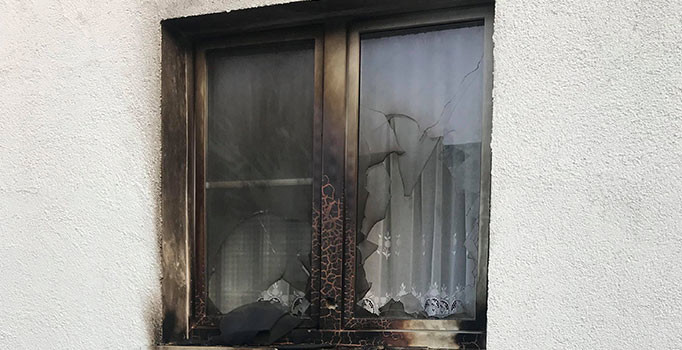 Almanya'da camiye molotoflu saldırı