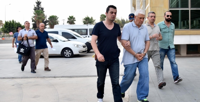 Antalya'da 2 eski komutana FETÖ'den beraat, birine 10 yıl hapis