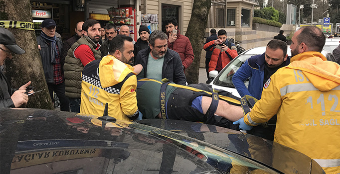 Son dakika! Beşiktaş'ta kafeye silahlı saldırı: 2 kişi vuruldu