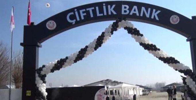Hükümet sözcüsü Bozdağ: 6 kişi için kırmızı bülten çıkarıldı