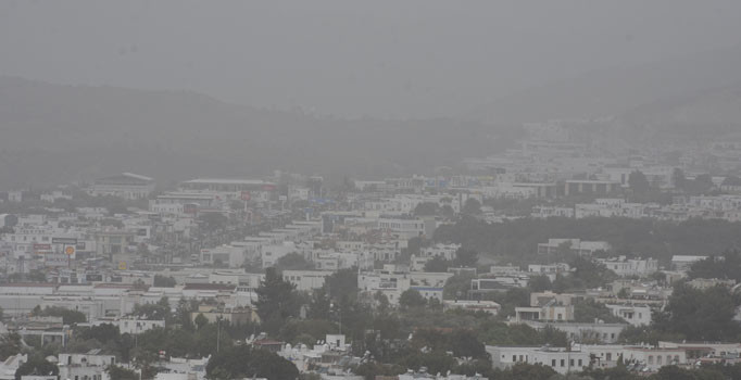 Muğla'da gökyüzünün rengi değişti