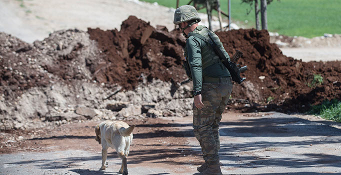 Afrin'de TSK'nın mayın mesaisi: Leylak buldu, METİ imha etti