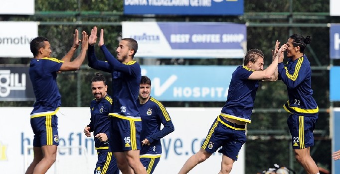Fenerbahçe'de neşeli antrenman