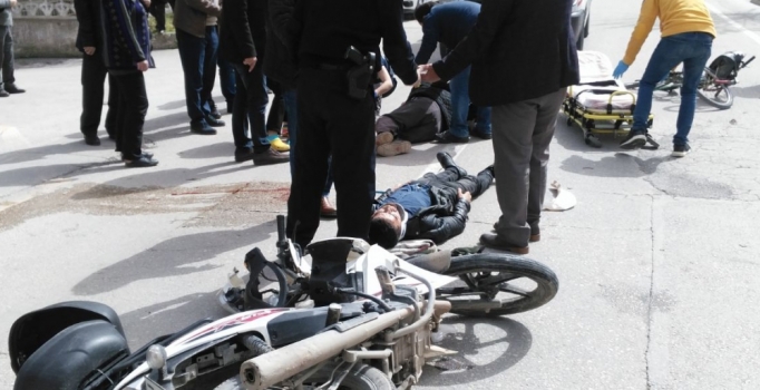 Bursa’da motosikletle bisiklet çarpıştı; 2 yaralı