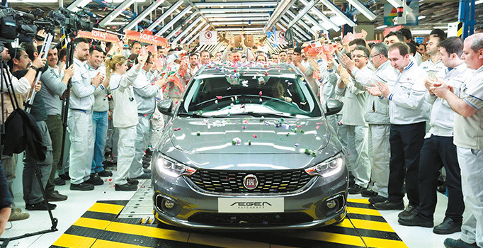 Otomotiv üretimi hızını sabitledi