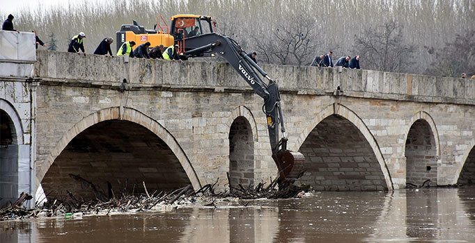 Meriç Nehri'nde 20 sığınmacı kayboldu