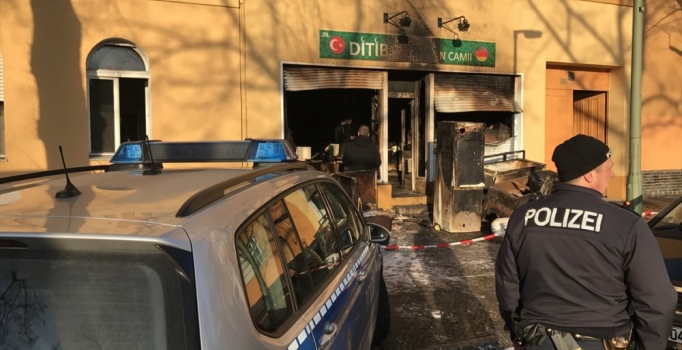 Almanya'daki cami saldırısında 4 Suriye tutuklandı