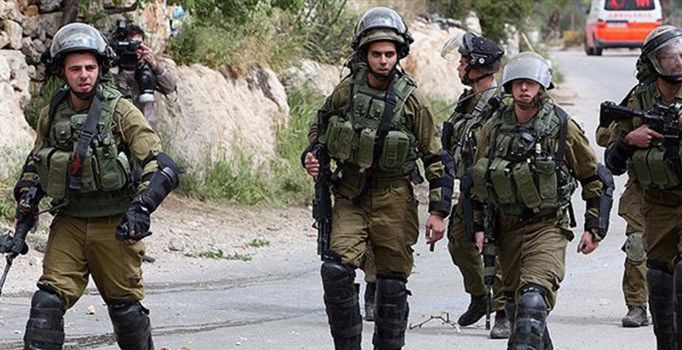 İsrail askerleri Gazze sınırında 3 Filistinliyi yaraladı