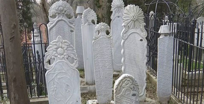 Beşiktaş'ta 19 şehit mezarı keşfedildi