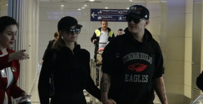 Paris Hilton, İstanbul'a indi, baklava aldı