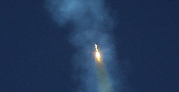 İran Devrim Muhafızları Ordusu balistik füze denemesi yaptı