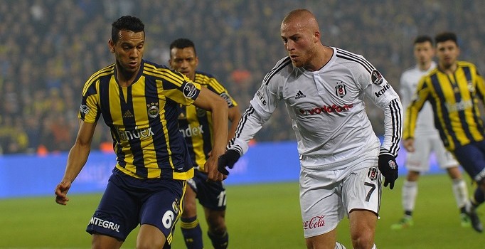 Şampiyonluk ipini Fenerbahçe göğüsler