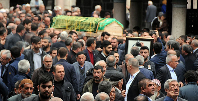 ’Zaza Şehmus’ son yolculuğuna uğurlandı