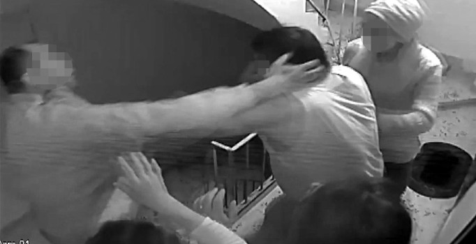 Trafik polisinden hamile kadın ve eşine saldırı