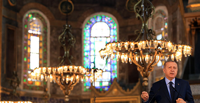 Erdoğan'dan bazı sanatçılara sert sözler: Bunlar modern bedeviler