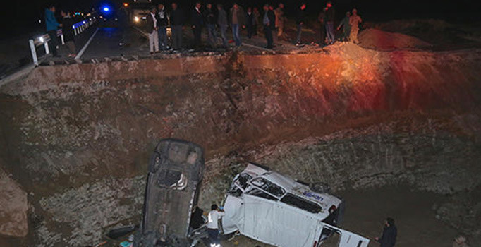 Bayburt'ta 8 kişinin öldüğü kazada 2 tutuklama