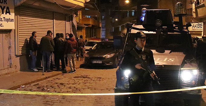 Beyoğlu'nda kahvehaneye silahlı saldırı