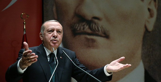 Macron'a sert yanıt: O laflar senin boyunu aşar