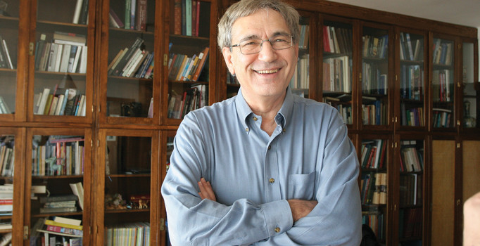 Orhan Pamuk: Bir taksi şoförünün romanını yazacağım