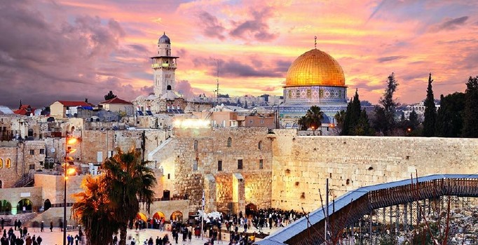 Fanatik Yahudiler Mescid-i Aksa'ya baskın düzenledi