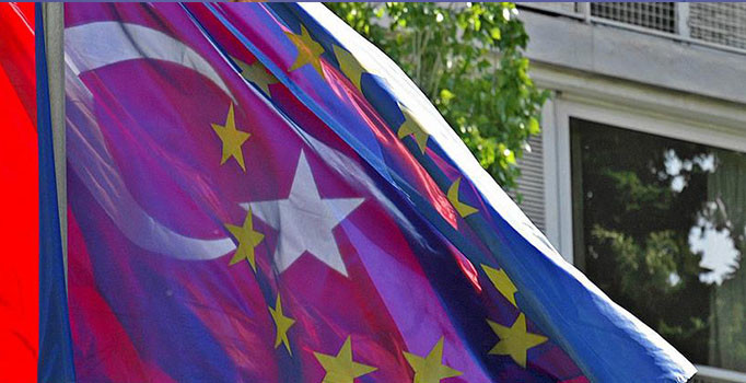 AB Türkiye'ye 3 milyar euroluk yardım fonunun ilk bölümünü gönderdi